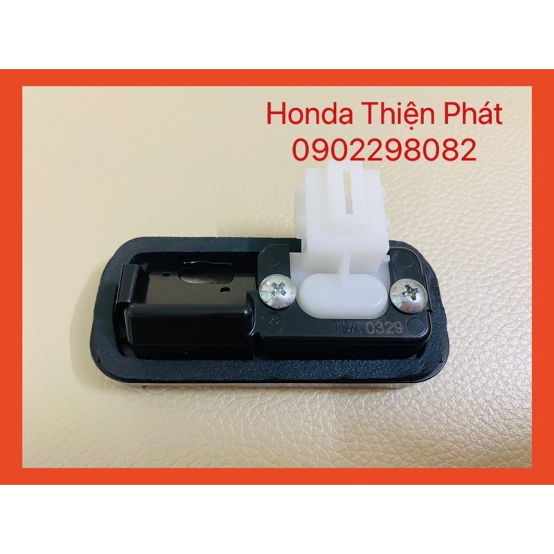 Công tắc mở cốp Civic, City, accord các đời ( nút bấm cốp sau, lẫy mở cốp, công tắc mở cửa hậu…)