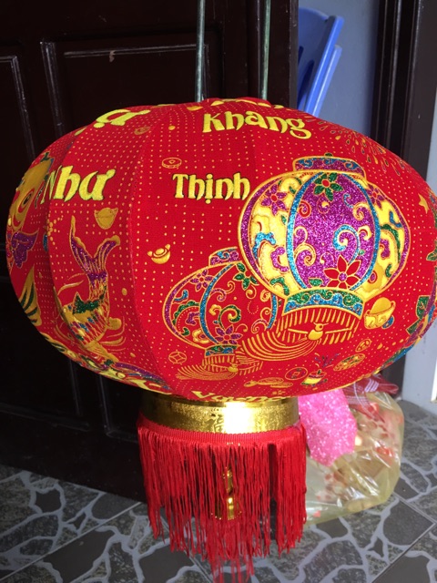 Đèn lồng đỏ treo tết
