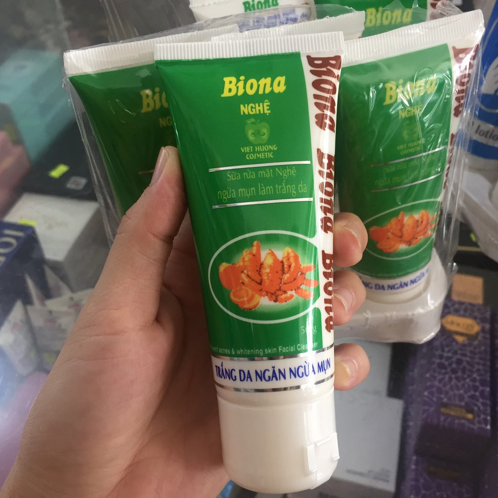 Sữa rửa mặt Biona Nghệ trắng da ngăn ngừa mụn tuýp 50g