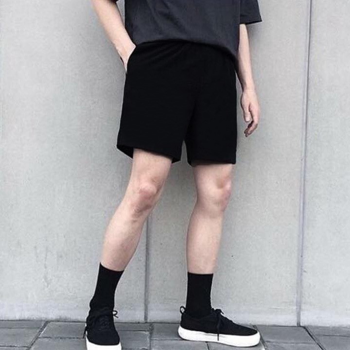 Quần short kaki nam màu đen