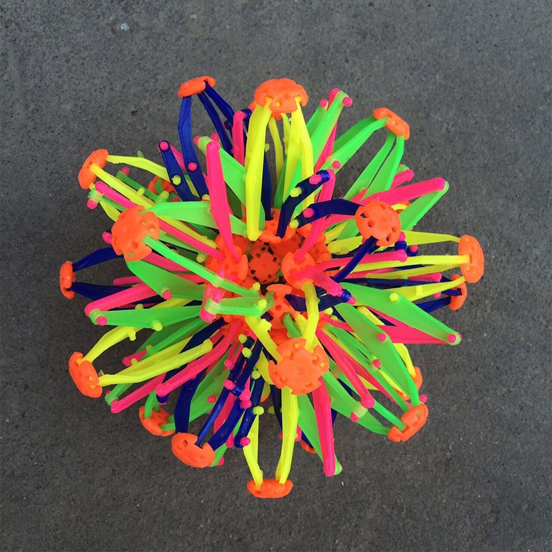 Quả bóng màu thần kì có thể xếp lại