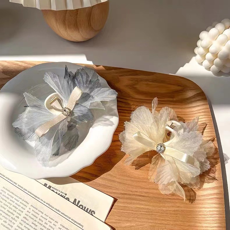 Kẹp Tóc Hình Cá Mập Đính Đá Phối Ren Phong Cách Hàn Quốc Thiết Kế Mới Dành Cho Nữ