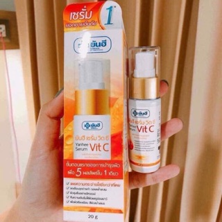 Serum dưỡng da trắng hồng vit C thái lan