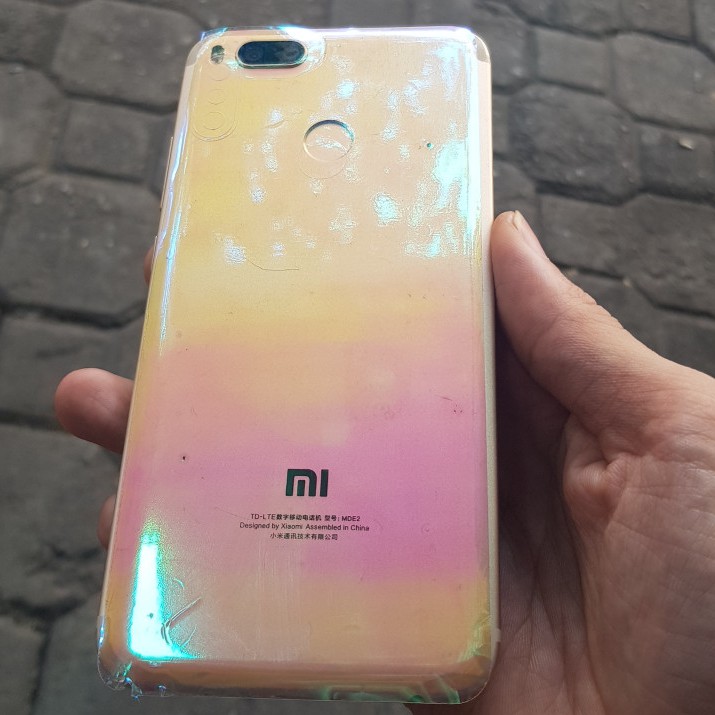 Skin cầu vồng đổi màu sắc cho xiaomi mi 8 lite / note 5 pro / a2 lite / a2-6x / mi 8 / mi 8 se ...