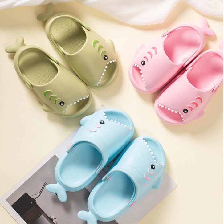 Dép Đi Biển Hình Cá Mập Dành Cho Bé