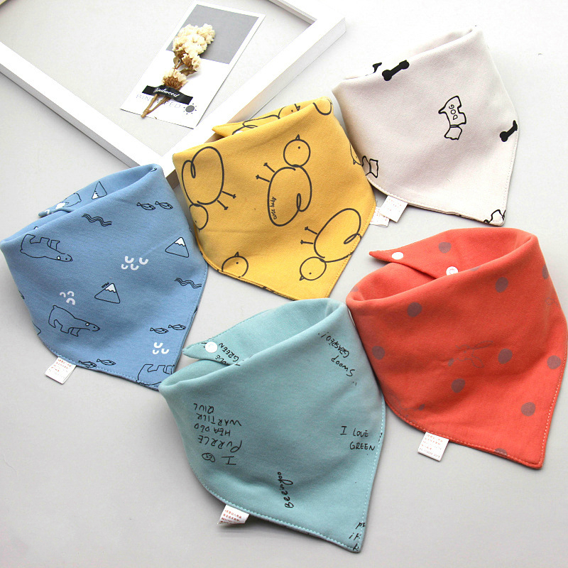 Bộ 5 khăn chiếc tam giác thấm nước bọt in họa tiết dễ thương cho bé