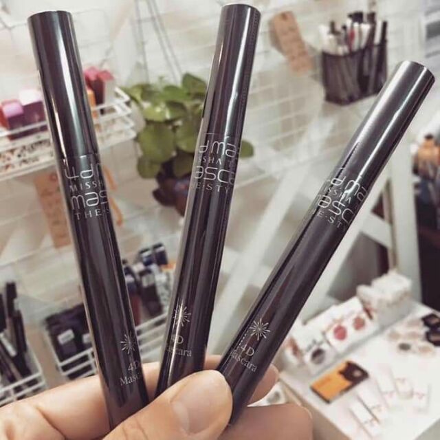 Mascara 4D của Missha