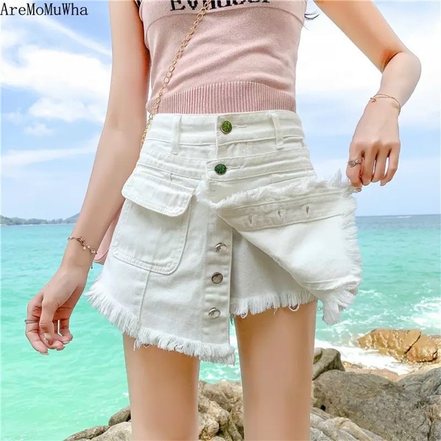 Chân váy có quần lưng cao phối nút | BigBuy360 - bigbuy360.vn