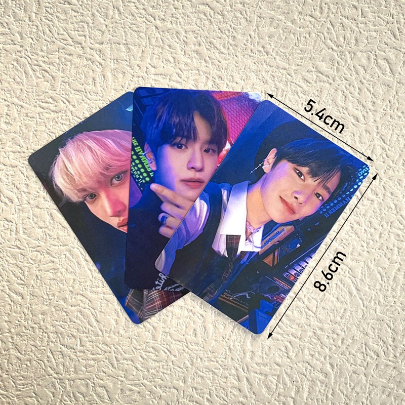 Set 8 tấm ảnh lomo card nhóm nhạc Stray Kids