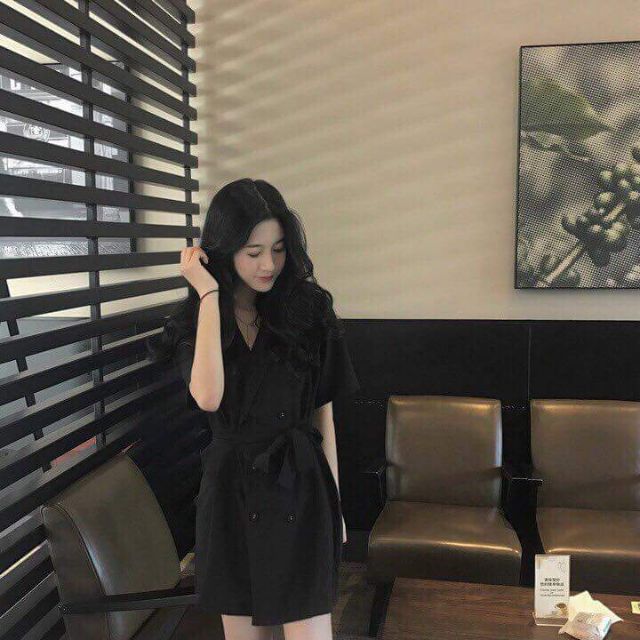 Đầm đen cá tính