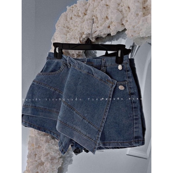 Set áo vạt bầu 2 dây bản lớn thêu chữ và chân váy jean đắp chéo