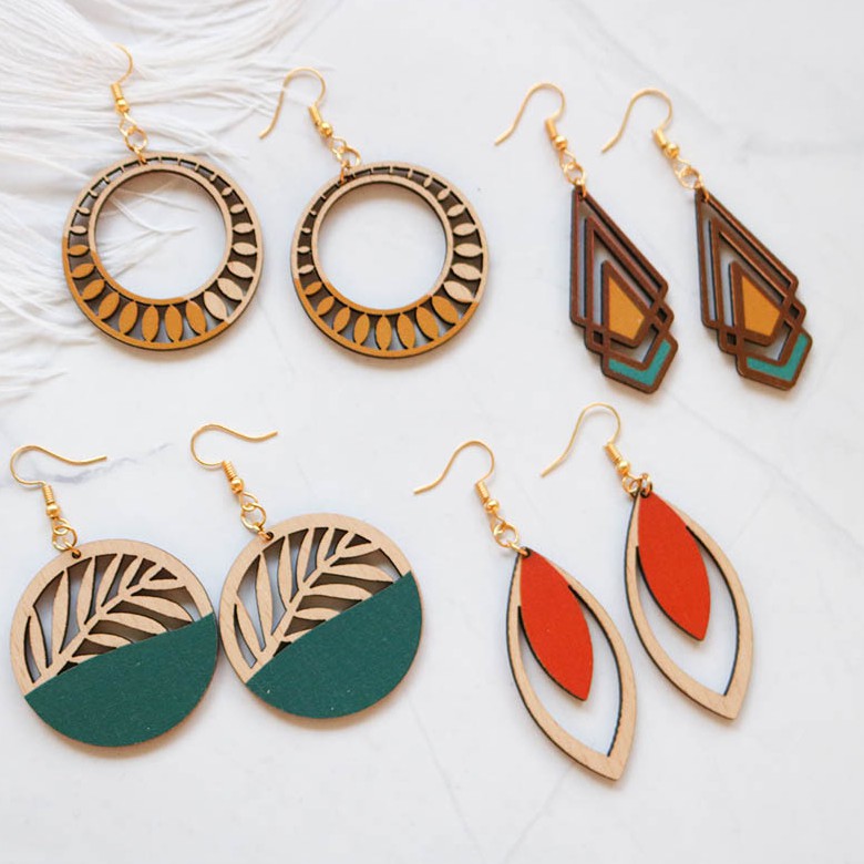Khuyên tai gỗ họa tiết vintage
