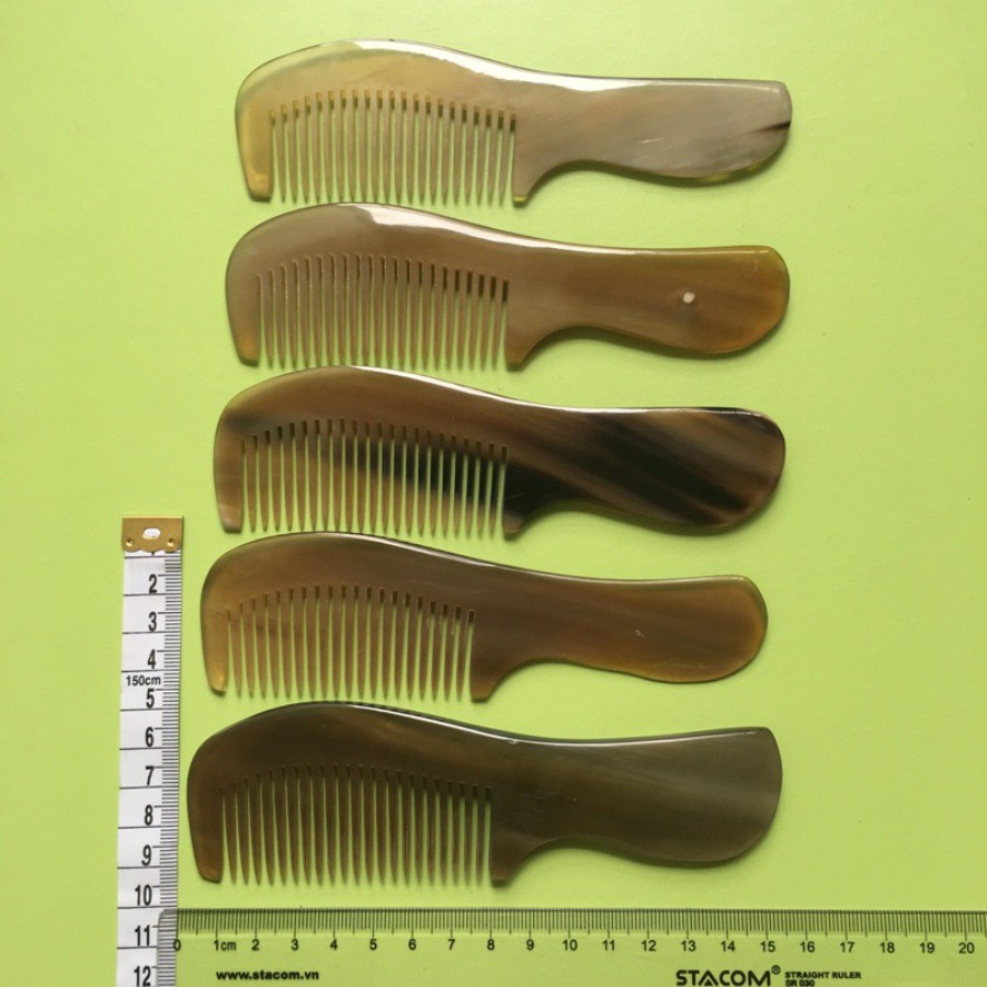 Lược sừng trâu tự nhiên (L20 Chuôi bầu trơn nhỏ sáng màu)