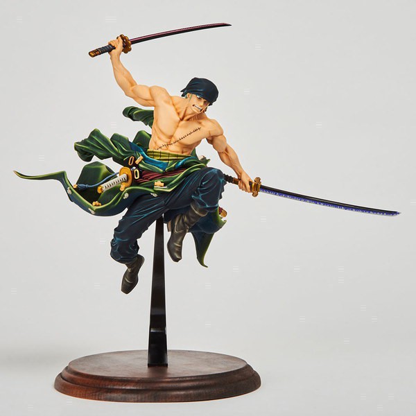 Mô hình One Piece Zoro cầm kiếm cực ngầu, cao 17cm fullbox có chân đế đi kèm