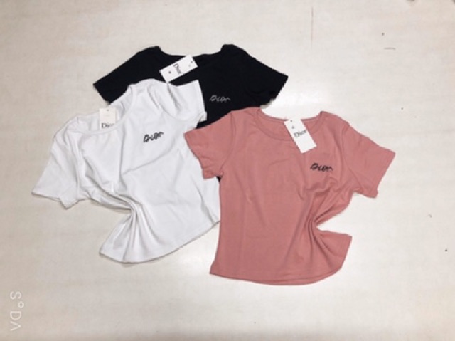 áo thun nữ croptop,áo croptop dài tay nữ cổ vuông nhiều màu trẻ trung 2 màu | BigBuy360 - bigbuy360.vn