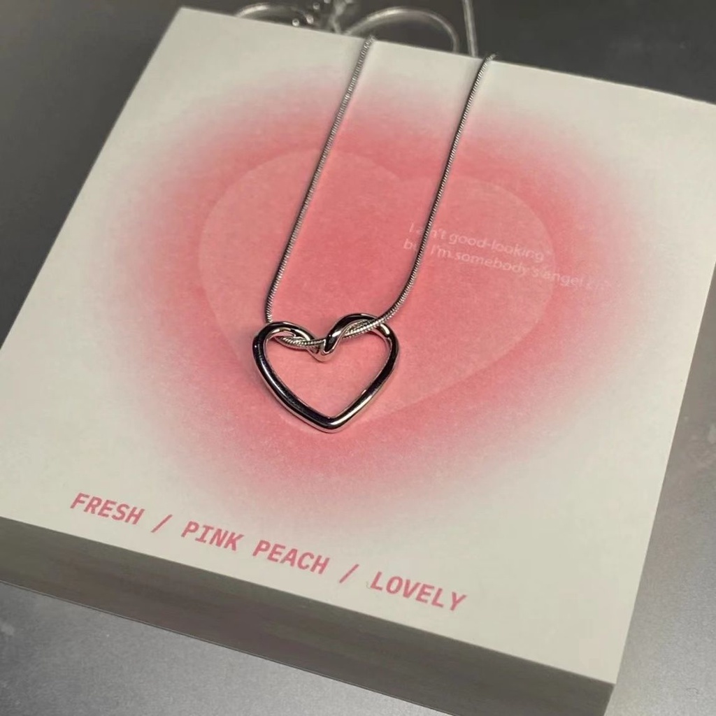 Vòng cổ Mặt Trái Tim Rỗng Đơn Giản Thời Trang Cho Nữ