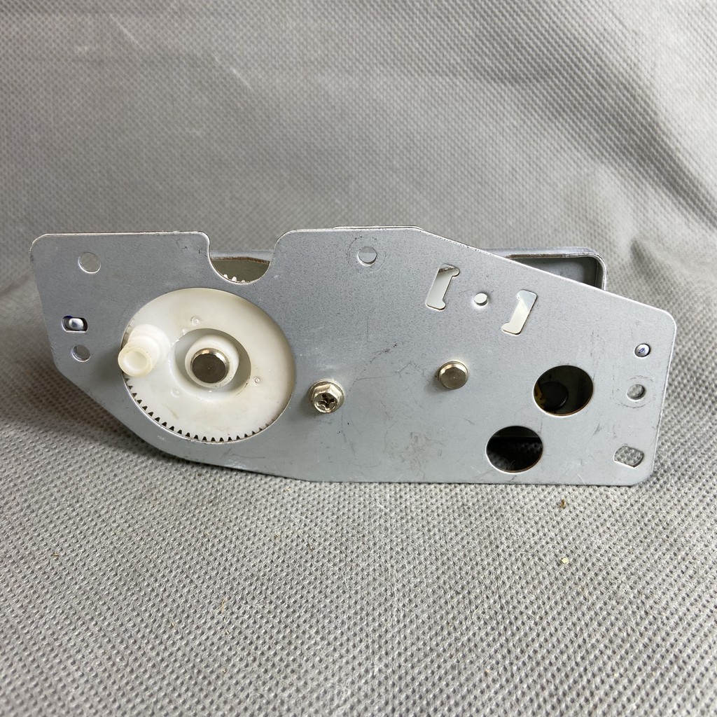 MOTOR 370 Kèm bánh răng chế máy phát điện mini. Cần quay lệch tâm.