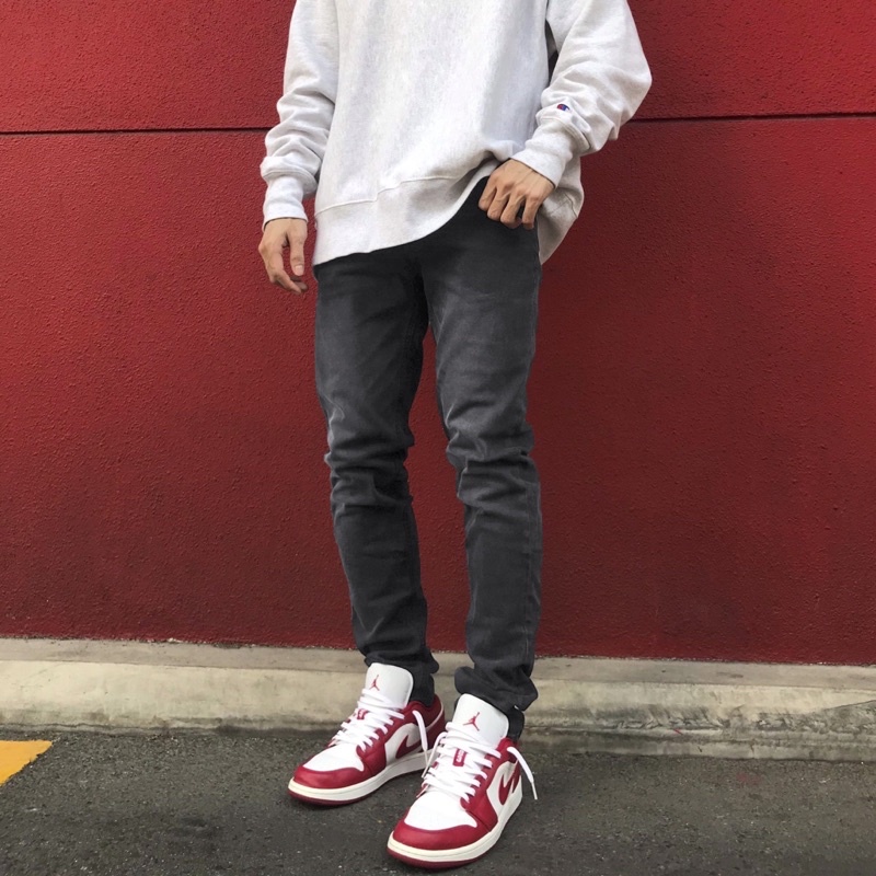 Quần jean nam màu đen wash cao cấp , form slimfit ôm vừa, chất jean co giãn thoải mái.