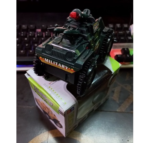 Xe Tăng Nhào Lộn, Xe Tăng Lật Cho Bé, Chạy 2 Pin AA  02045