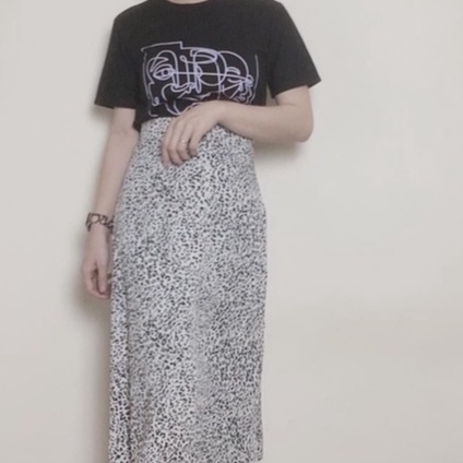 Set Chân Váy Midi Beo + Áo thun nữ Pull màu đen | BigBuy360 - bigbuy360.vn