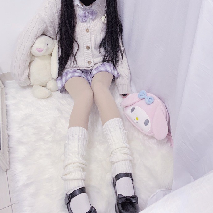 Tất ống chân dệt kim đính cục bông đáng yêu Dory's Closet