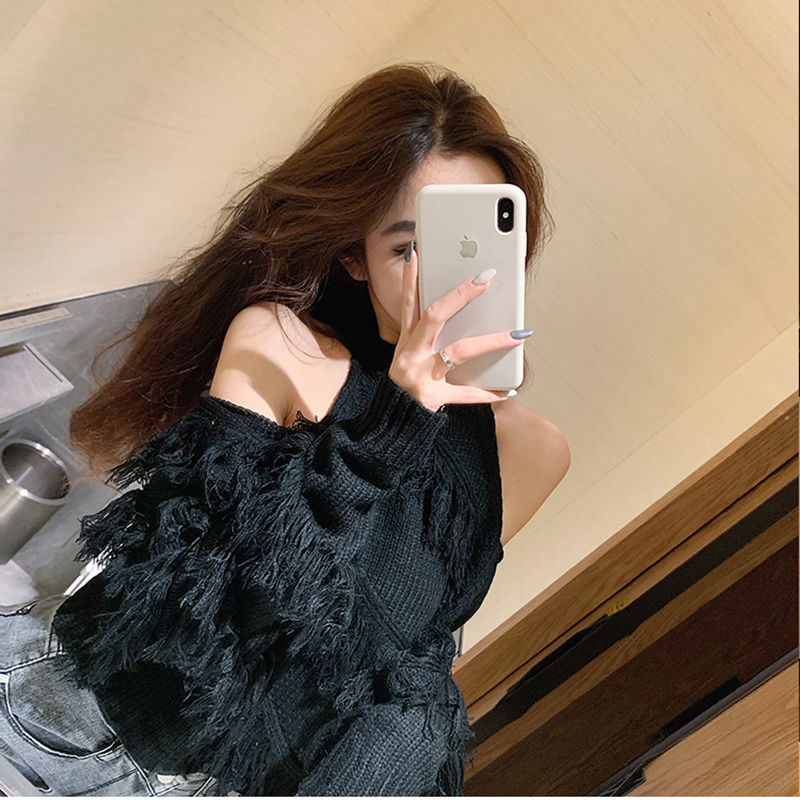 Áo Len Ngắn Cổ Yếm Hở Vai Quyến Rũ Cho Nữ | BigBuy360 - bigbuy360.vn