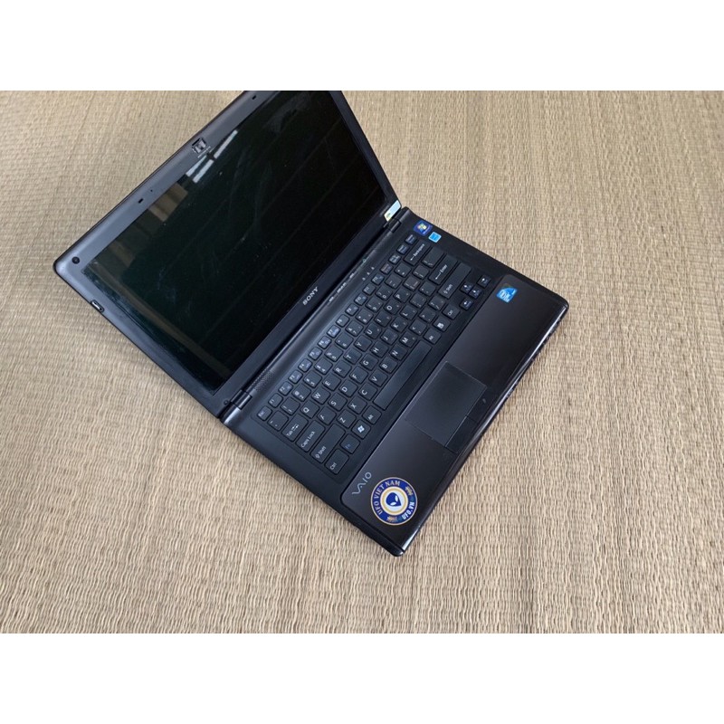 Laptop UFO Sony CW bóng loáng thời trang đẹp sang trọng