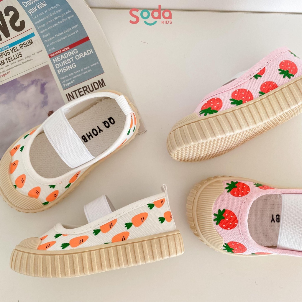 Giày lười cho bé SODA KIDS hình quả dâu, củ cà rốt
