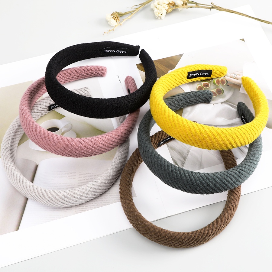 Cài tóc đan len phong cách Hàn Quốc thanh lịch cho nữ