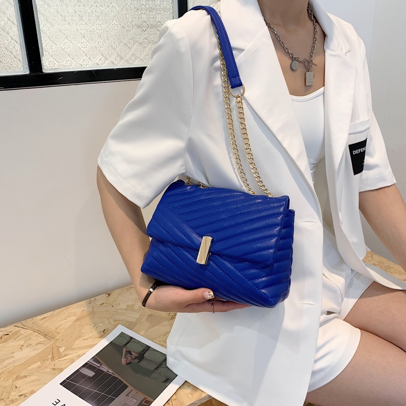 Túi đeo chéo JASMIN NOIR 22BL06022 nắp lật họa tiết kẻ sọc thời trang cho nữ