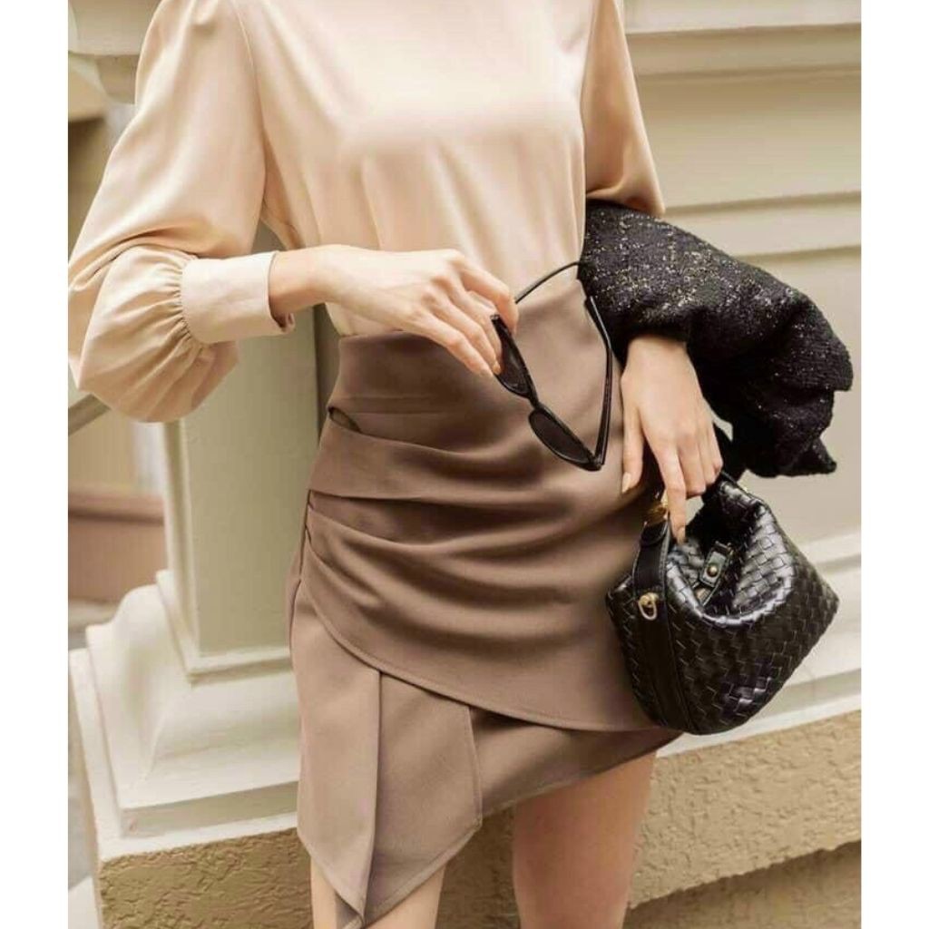 Chân váy chữ A thiết kế độc lạ quý phái sang trọng mặc tôn dáng | BigBuy360 - bigbuy360.vn