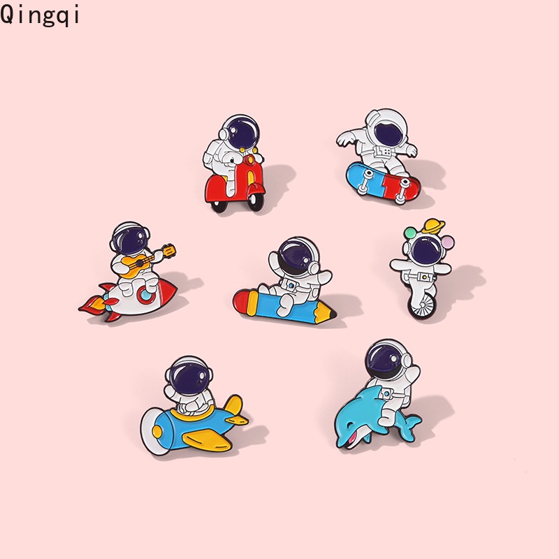 Ghim cài áo Miss Zoe hình phi hành gia hoạt hình đáng yêu