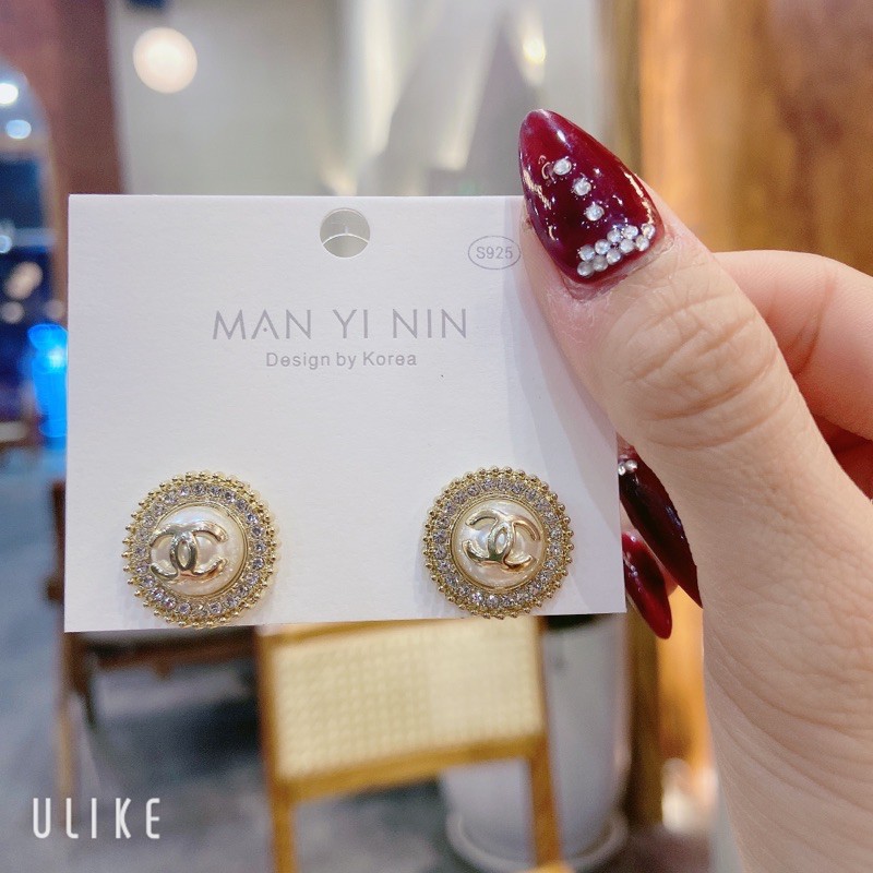 Bông tai chan€nl tròng đá bản víp