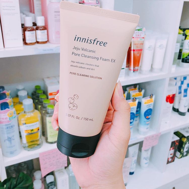 [mẫu 2019] Sữa Rửa Mặt Tro Núi Lửa – Innisfree Jeju Volcanic Pore Cleansing Foam 150ml