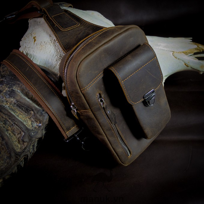 Túi chéo da bò thật, da bò sáp nâu rêu nhập khẩu cao cấp Pocket sling bag - Manuk vn Leather Design | BigBuy360 - bigbuy360.vn