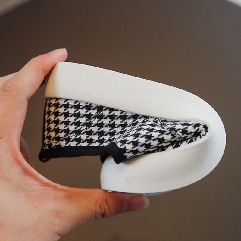 Giày thể thao bằng vải canvas màu trơn độc đáo thời trang xuân hè cho bé