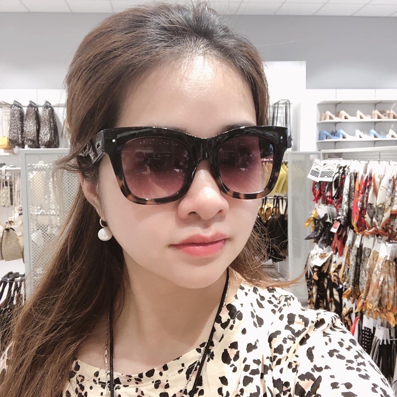 Kính Hm auth sale đồng giá