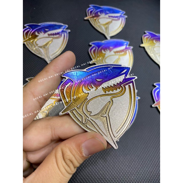 Logo cá mập titan