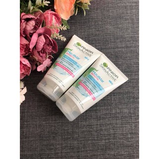 Sữa rửa mặt Garnier Sensitive dành cho da nhạy cảm