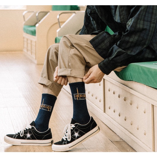 Vớ Tất thể thao cao cổ Nam Nữ phong cách trẻ trung và năng động.