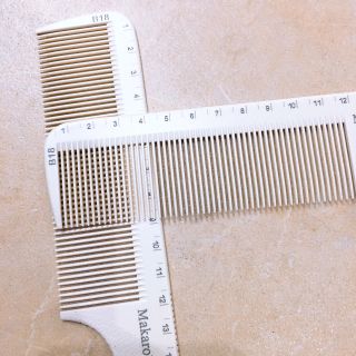 Lược cắt tóc nam bản to Makaro B18