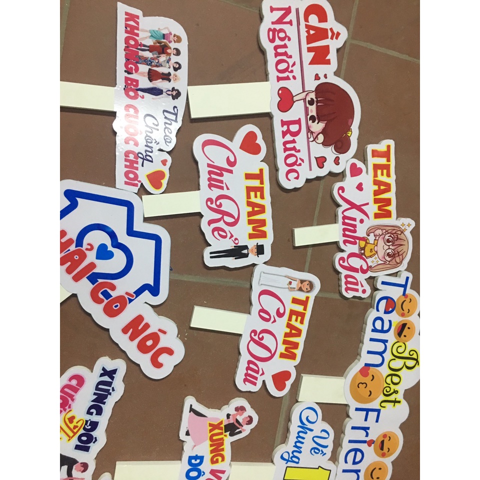 Hashtag cầm tay chụp hình đám cưới, sinh nhật, họp lớp