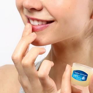 Son dưỡng môi Vaseline Lip Therapy 7g