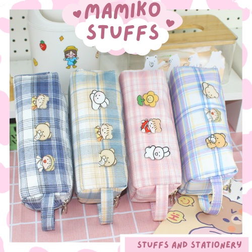 HỘP BÚT GẤU CARO SIÊU XINH TẶNG KÈM PIN CÀI TRANG TRÍ