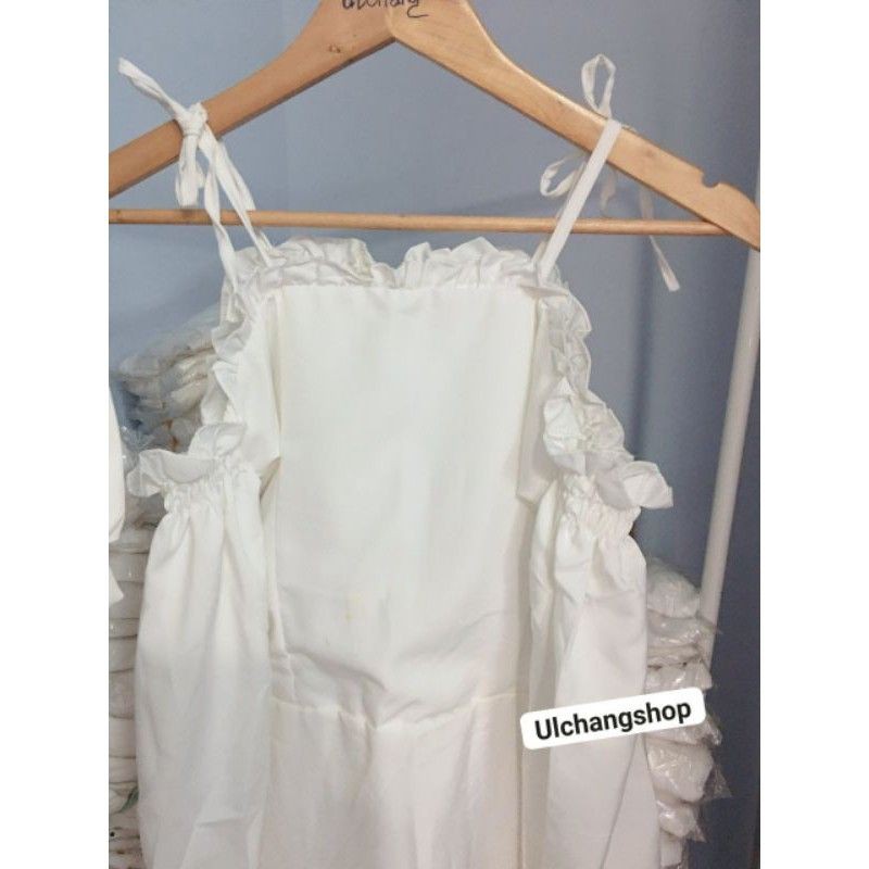 Đầm trắng bẹt vai 2 dây tay bo siêu hot