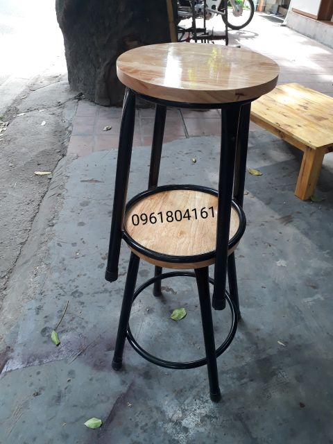 Bộ 1 bàn 2 ghế cafe gỗ tự nhiên - bàn ghế cafe chân sắt