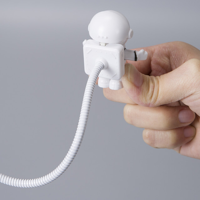 Đèn Đọc Sách Mini Hình Phi Hành Gia Sáng Tạo Độc Đáo