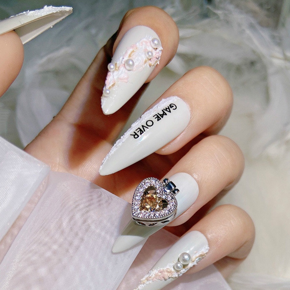 [Hàng mới về] Hộp phụ kiện trang trí móng hình trái tim đính đá zircon sang trọng