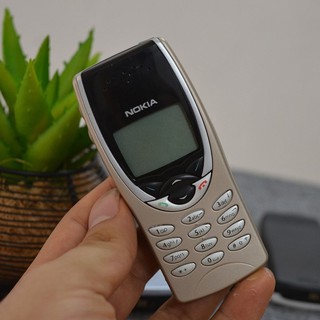 Điện Thoại Độc Nokia 8210 Cổ Điển