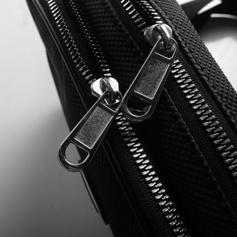 Túi đeo karl mẫu mới giản đơn